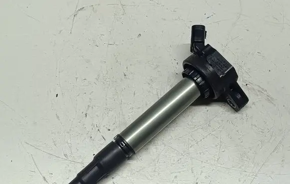 Toyota RAV 4 (XA40) High voltage ignition coil 9091902258 10R035444