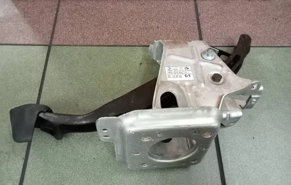 Audi A3 S3 A3 Sportback 8P Brake pedal 1K1721057N