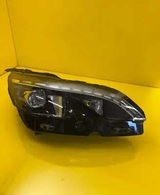 Peugeot 3008 II Headlight/headlamp 89911449