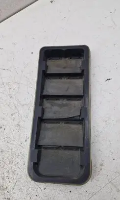 Volvo V40 Quarter panel pressure vent 8623444