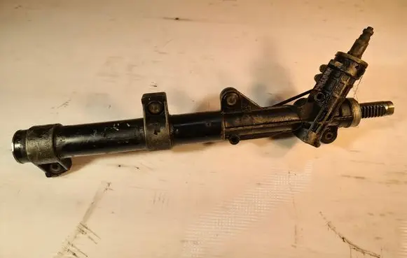 Mercedes-Benz Vito Viano W638 Steering rack A6384611101