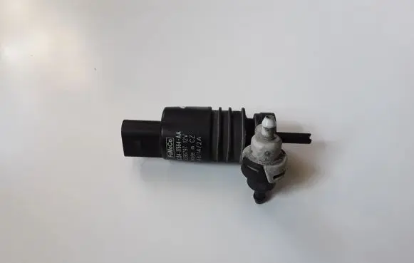 Ford Kuga II Windscreen/windshield washer pump CJ5417664AA