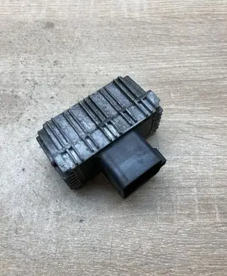 Opel Vectra B Glow plug pre-heat relay 55354141 51299018B
