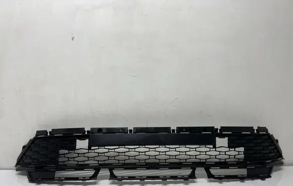 Skoda Kamiq Front bumper lower grill 658853677A