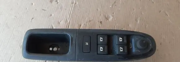 Peugeot 607 Quarter vent window switch