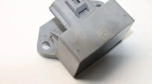 Ford Kuga II Fuel pump relay FG1A7H417MA