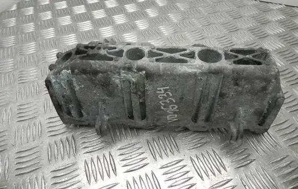 Dacia Duster Engine mounting bracket 8200503258 VD16334