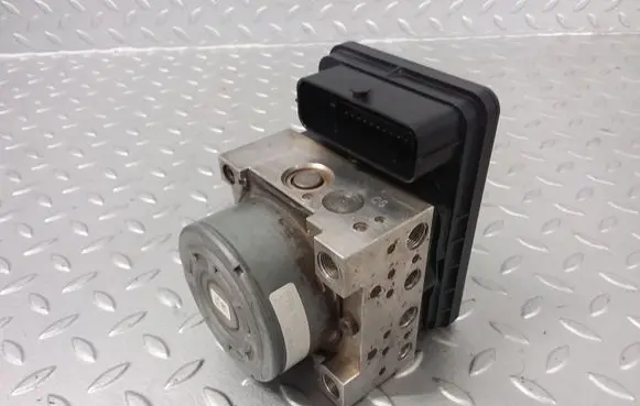 Skoda Octavia Mk3 (5E) ABS Pump 5Q0614517Q 5Q0907379R 10091543253
