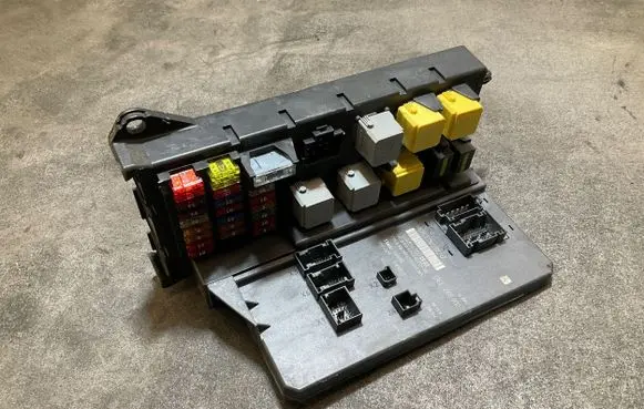 Mercedes-Benz Sprinter W906 Fuse module A9069003502 A9069014500 A9069024301