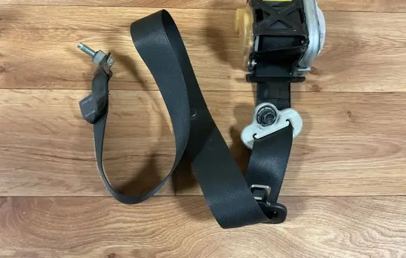 Nissan Note (E11) Front seatbelt 86884BH10A 045519