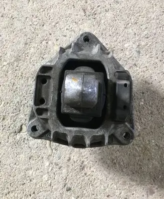 BMW 7 F01 F02 F03 F04 Engine mount bracket G2038310 G2036040