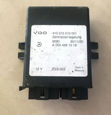 Mercedes-Benz Sprinter W901 W902 W903 W904 Door central lock control unit/module A0004461019