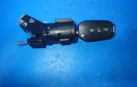 Peugeot 5008 Ignition lock 9663123380