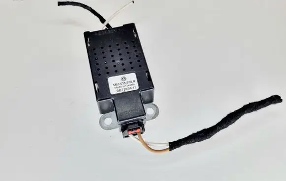 Volkswagen Golf VI Aerial antenna filter 5M0035570B