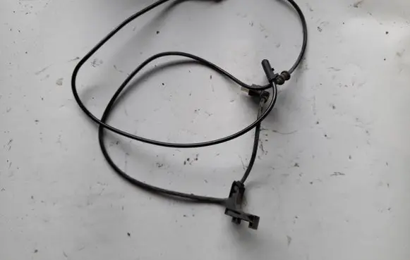 Mercedes-Benz E A207 Brake pads wear sensor A2045403910