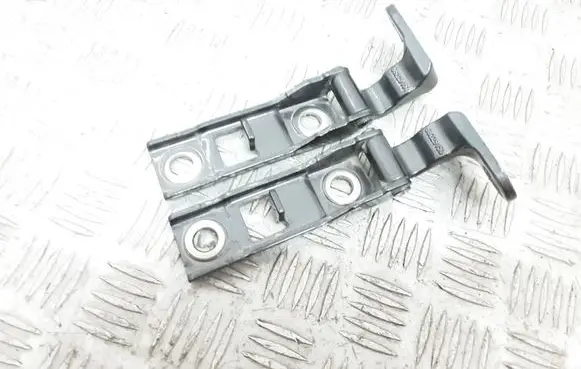 Chrysler Pacifica Tailgate/trunk/boot hinge 68229150