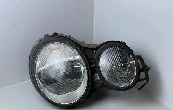 Mercedes-Benz E W210 Headlight/headlamp 144870