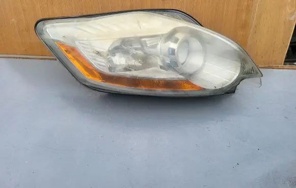 Ford Kuga I Headlight/headlamp 8V4113D154AE