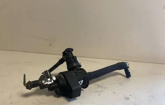 Volvo XC90 Vacuum valve 31104896 1997348