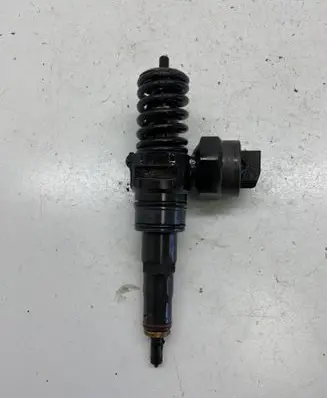 Volkswagen PASSAT B5 Fuel injector 038130073F 0414720007