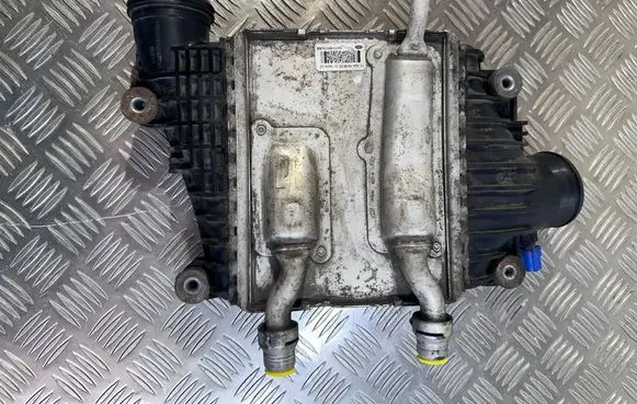 Jaguar XE Intercooler radiator GX736K775AB 1508522