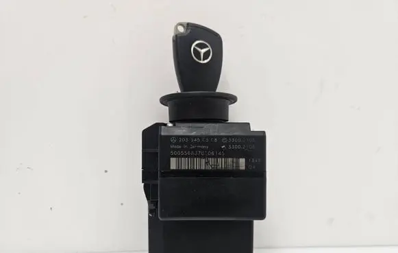 Mercedes-Benz C W203 Ignition lock 2035450508 33002106 33002105