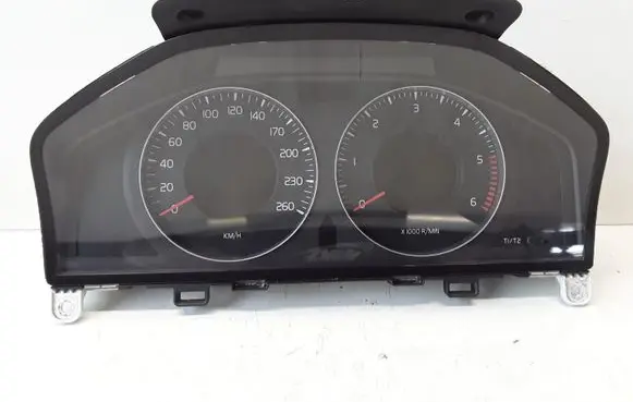 Volvo V70 Speedometer (instrument cluster) 31254535AA