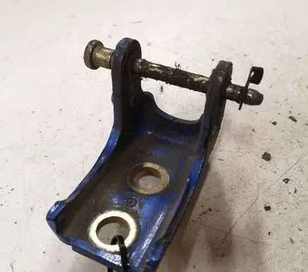 Peugeot 407 Rear door lower hinge