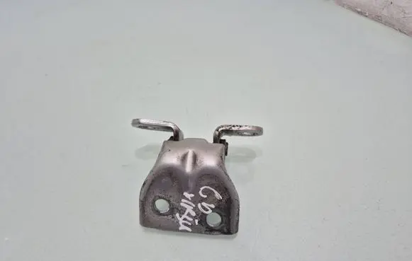 Hyundai Tucson JM Rear door upper hinge 