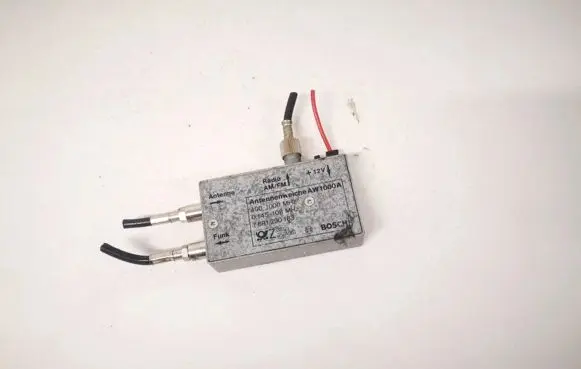 Audi 100 S4 C4 Antenna control unit g012357a