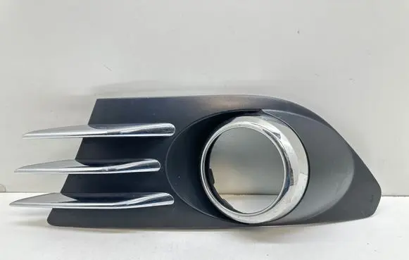 Peugeot 5008 Front fog light trim/grill C04626