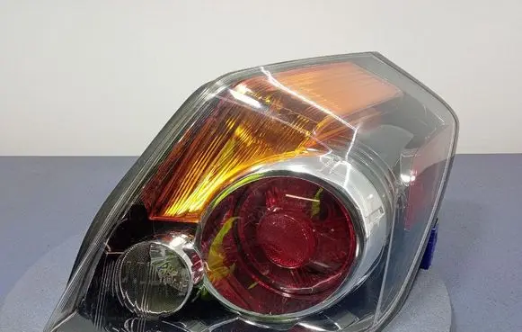 Nissan Altima Rear/tail lights 949640