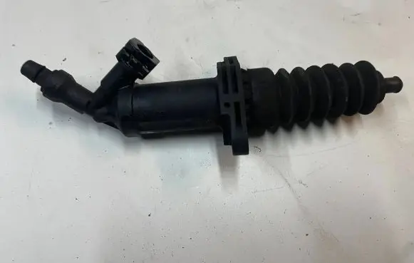 BMW 1 E81 E87 Clutch master cylinder 6785964