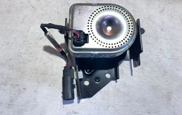 Ford Mustang VI Horn signal GR3T19N217AD 36060467 A0005019