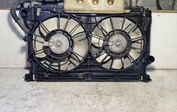 Toyota Avensis T250 Radiator set 4221337680