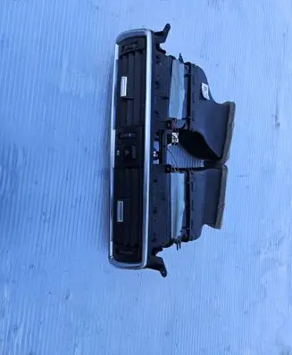 BMW 5 GT F07 Dash center air vent grill 16828110 0757208