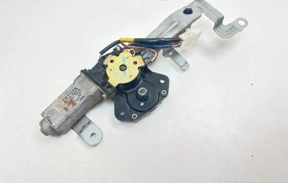 Toyota Corolla Verso E121 Sunroof motor/actuator 8573044010
