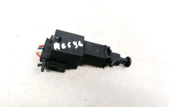 Skoda Octavia Mk1 (1U) Brake pedal sensor switch