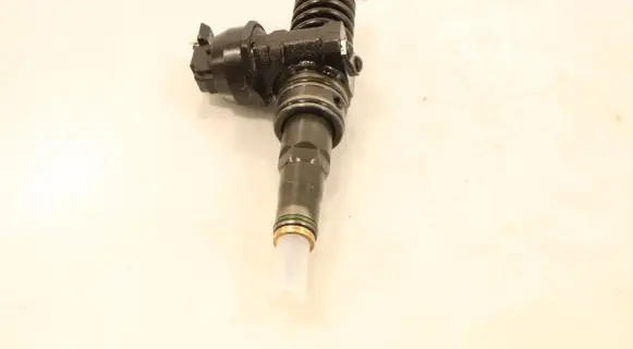 Volkswagen Jetta V Fuel injector 0414720215