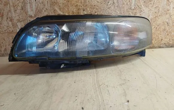 Volvo V70 Headlight/headlamp 8620686 89004805