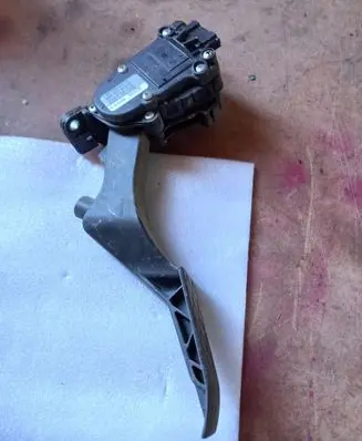 Volkswagen Transporter - Caravelle T5 Accelerator throttle pedal