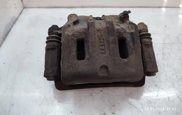 KIA Sorento Front brake caliper