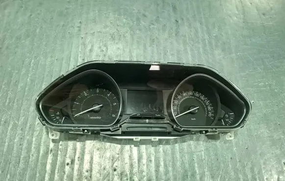 Peugeot 208 Speedometer (instrument cluster) 9822915480