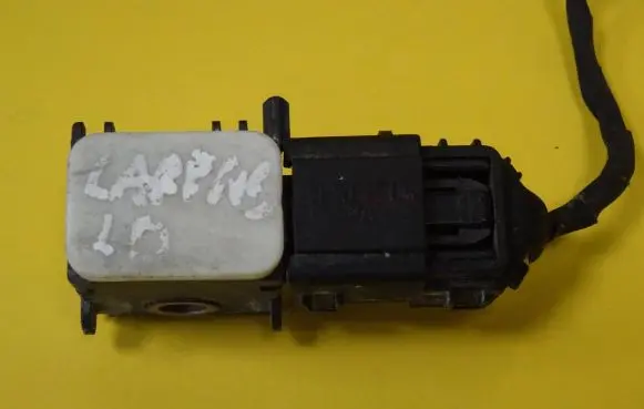 KIA Carens I Airbag deployment crash/impact sensor 95930-1D000