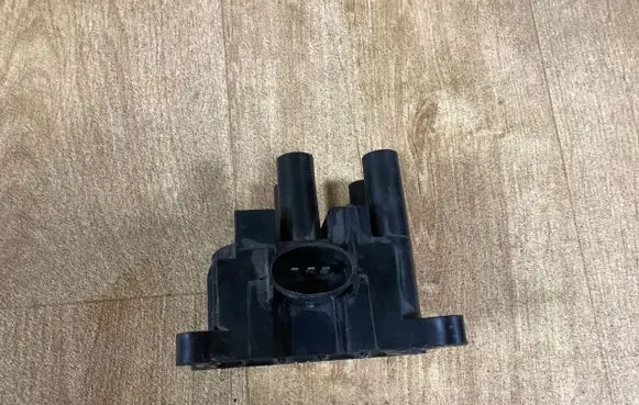 Ford Mondeo Mk III Air suspension valve block 20155