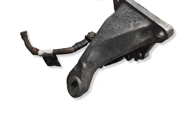 BMW 3 E46 Engine mounting bracket 6753296