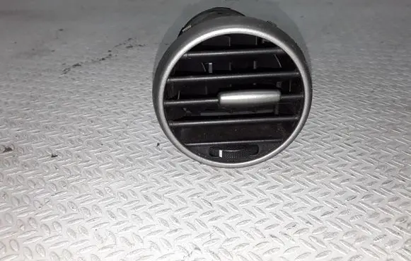 Seat Altea Dashboard side air vent grill/cover trim 5P0819203
