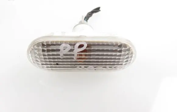 Ford Focus Front fender indicator light 