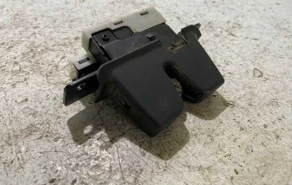 Renault Megane II Tailgate/trunk/boot lock/catch/latch 8200076240E