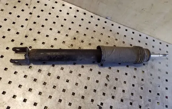 KIA Sportage Rear shock absorber/damper 553113U010
